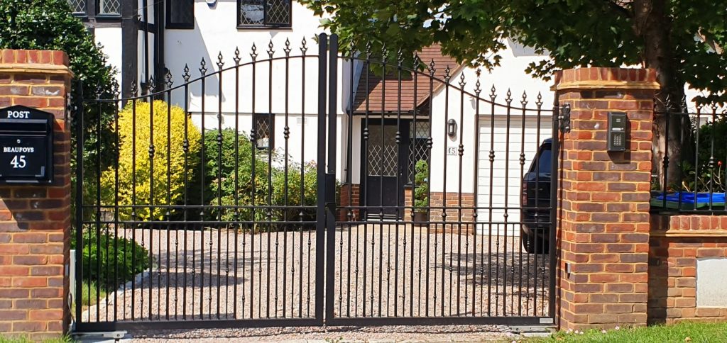 Electric metal swing driveway gates in sussex