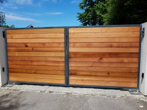 Automated Wooden Entrance gates in East Sussex