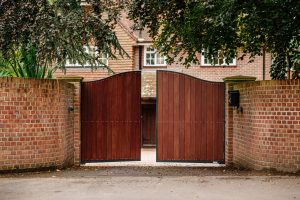 Electric Swing Wooden Entrance Gates in Esher, Oxted, Horsham, Haywards Heath, Brighton, Sussex, Surrey, Kent and London