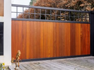 Automatic Electric sliding driveway gate in Esher, Horsham, Haywards Heath, Brighton, Oxted, West Sussex, Surrey, Kent and London
