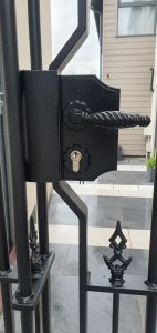 Made to Measure Side Gate Lock in Esher, Oxted, Horsham, Haywards Heath, Brighton, Sussex, Surrey, Kent and London