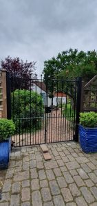 Made to Measure Lockable Double Garden Gate in Esher, Oxted, Horsham, Haywards Heath, Brighton, Sussex, Surrey, Kent and London